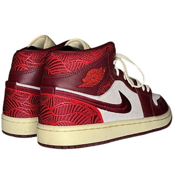 Womens Nike Air Jordan 1 Mid SE DZ2820-601 Leather Athletic Sneaker Size 7.5 Red - Picture 4 of 6